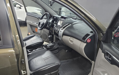 Mitsubishi Pajero Sport II рестайлинг, 2014 год, 2 300 000 рублей, 15 фотография