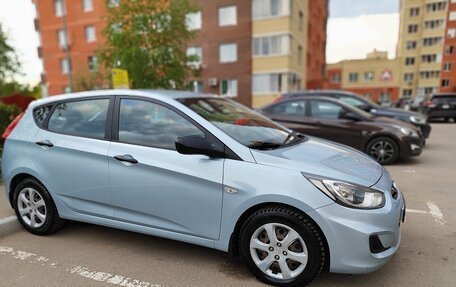 Hyundai Solaris II рестайлинг, 2013 год, 1 050 000 рублей, 5 фотография