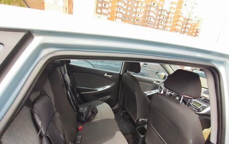 Hyundai Solaris II рестайлинг, 2013 год, 1 050 000 рублей, 13 фотография