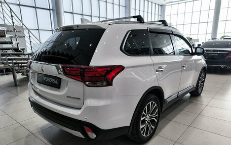 Mitsubishi Outlander III рестайлинг 3, 2017 год, 2 160 000 рублей, 6 фотография