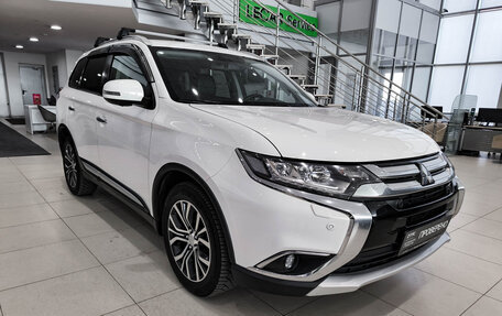Mitsubishi Outlander III рестайлинг 3, 2017 год, 2 160 000 рублей, 3 фотография