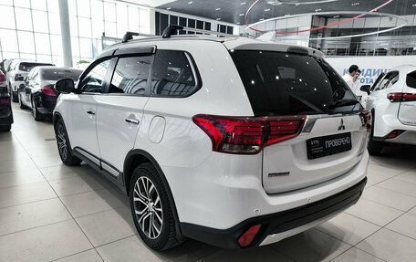Mitsubishi Outlander III рестайлинг 3, 2017 год, 2 160 000 рублей, 8 фотография