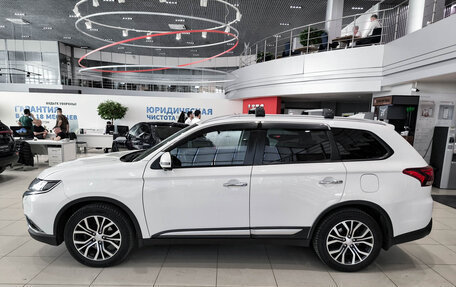 Mitsubishi Outlander III рестайлинг 3, 2017 год, 2 160 000 рублей, 10 фотография