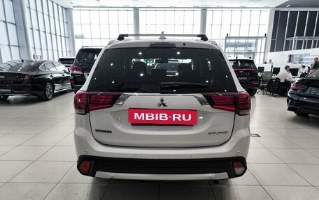 Mitsubishi Outlander III рестайлинг 3, 2017 год, 2 160 000 рублей, 7 фотография