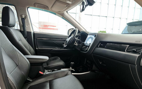Mitsubishi Outlander III рестайлинг 3, 2017 год, 2 160 000 рублей, 13 фотография
