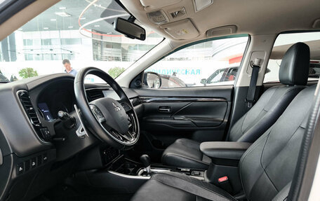 Mitsubishi Outlander III рестайлинг 3, 2017 год, 2 160 000 рублей, 20 фотография