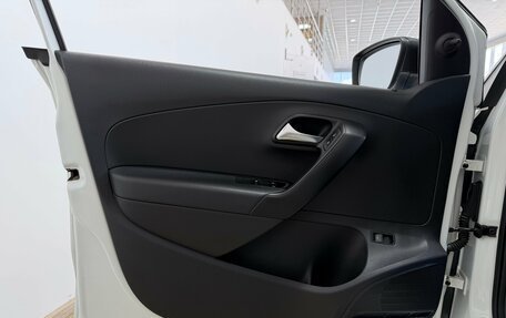 Volkswagen Polo VI (EU Market), 2013 год, 850 000 рублей, 24 фотография
