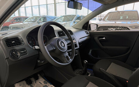 Volkswagen Polo VI (EU Market), 2013 год, 850 000 рублей, 31 фотография