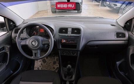 Volkswagen Polo VI (EU Market), 2013 год, 850 000 рублей, 32 фотография