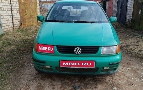 Volkswagen Polo III рестайлинг, 1999 год, 250 000 рублей, 1 фотография