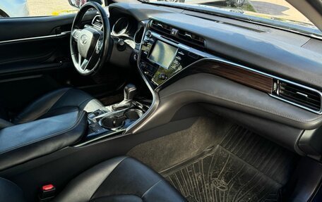 Toyota Camry, 2021 год, 2 650 000 рублей, 8 фотография