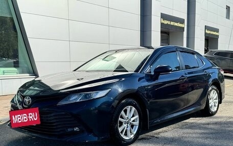 Toyota Camry, 2021 год, 2 650 000 рублей, 2 фотография