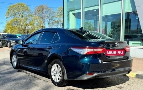 Toyota Camry, 2021 год, 2 650 000 рублей, 6 фотография