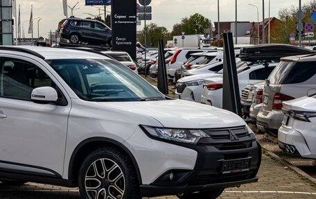 Mitsubishi Outlander III рестайлинг 3, 2018 год, 1 675 000 рублей, 8 фотография