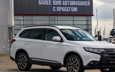 Mitsubishi Outlander III рестайлинг 3, 2018 год, 1 675 000 рублей, 7 фотография