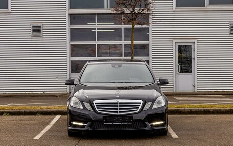 Mercedes-Benz E-Класс, 2013 год, 1 695 000 рублей, 2 фотография