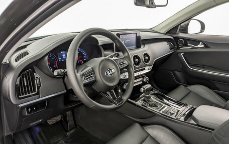 KIA Stinger I, 2018 год, 2 450 000 рублей, 16 фотография