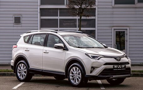 Toyota RAV4, 2019 год, 2 195 000 рублей, 3 фотография