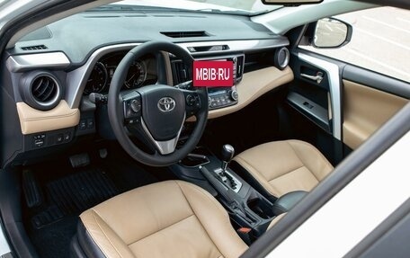 Toyota RAV4, 2019 год, 2 195 000 рублей, 13 фотография