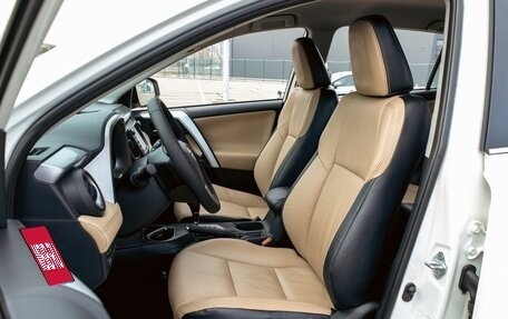 Toyota RAV4, 2019 год, 2 195 000 рублей, 11 фотография