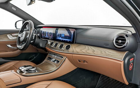 Mercedes-Benz E-Класс, 2017 год, 3 950 000 рублей, 11 фотография