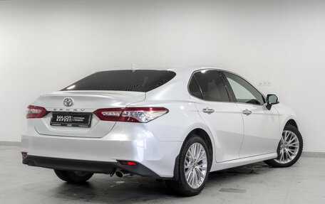 Toyota Camry, 2020 год, 3 300 000 рублей, 5 фотография