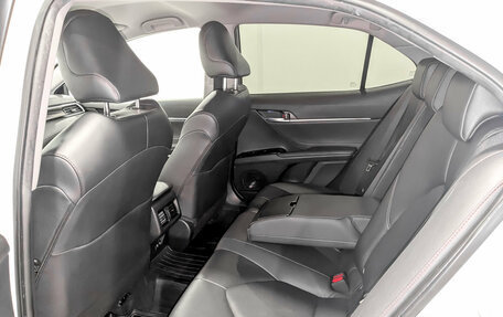 Toyota Camry, 2020 год, 3 300 000 рублей, 12 фотография