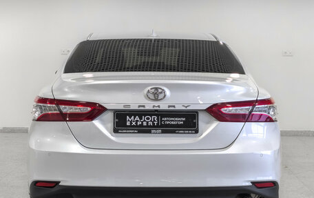 Toyota Camry, 2020 год, 3 300 000 рублей, 6 фотография