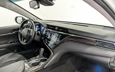 Toyota Camry, 2020 год, 3 300 000 рублей, 11 фотография