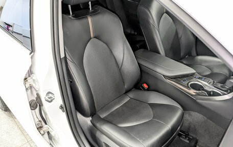 Toyota Camry, 2020 год, 3 300 000 рублей, 23 фотография