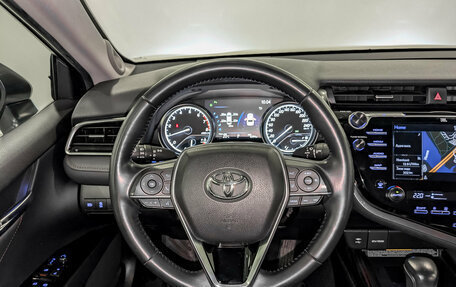 Toyota Camry, 2020 год, 3 300 000 рублей, 22 фотография