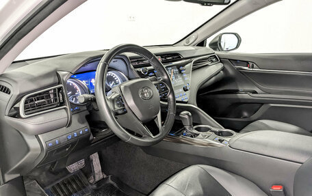 Toyota Camry, 2020 год, 3 300 000 рублей, 16 фотография