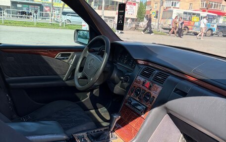 Mercedes-Benz E-Класс, 1998 год, 305 000 рублей, 7 фотография