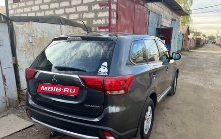 Mitsubishi Outlander III рестайлинг 3, 2015 год, 1 770 000 рублей, 3 фотография