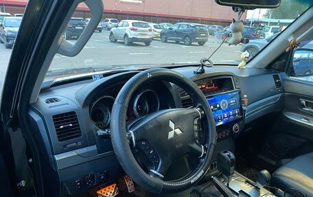 Mitsubishi Pajero IV, 2011 год, 2 490 000 рублей, 10 фотография