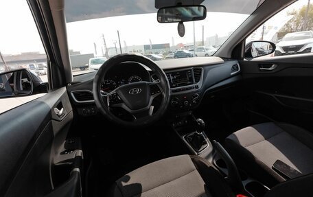 Hyundai Solaris II рестайлинг, 2017 год, 1 050 000 рублей, 8 фотография
