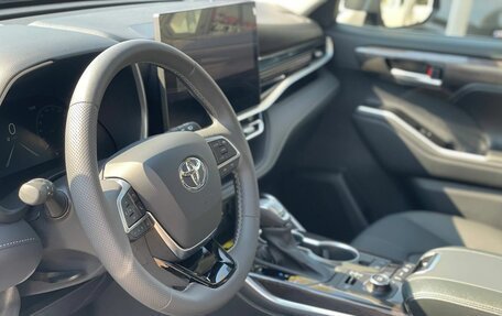 Toyota Highlander, 2026 год, 5 600 000 рублей, 13 фотография
