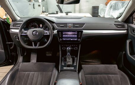 Skoda Superb III рестайлинг, 2019 год, 1 985 000 рублей, 16 фотография