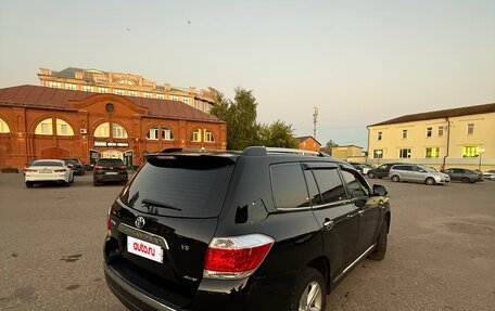 Toyota Highlander III, 2011 год, 1 800 000 рублей, 3 фотография