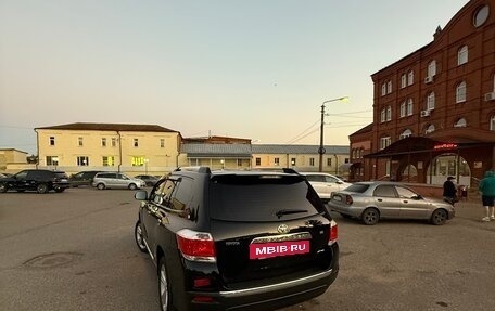 Toyota Highlander III, 2011 год, 1 800 000 рублей, 4 фотография
