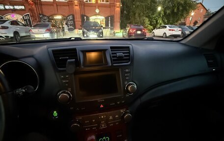 Toyota Highlander III, 2011 год, 1 800 000 рублей, 15 фотография
