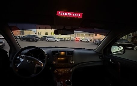 Toyota Highlander III, 2011 год, 1 800 000 рублей, 16 фотография