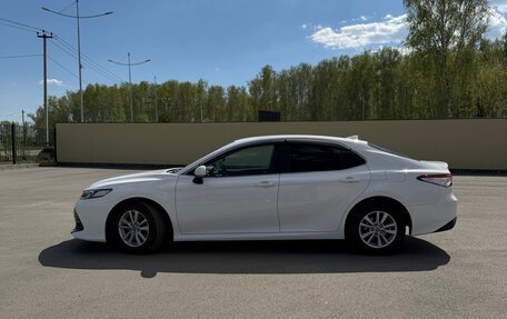Toyota Camry, 2018 год, 1 790 000 рублей, 6 фотография