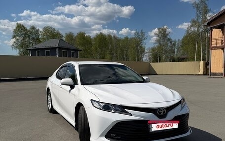 Toyota Camry, 2018 год, 1 790 000 рублей, 10 фотография