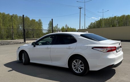 Toyota Camry, 2018 год, 1 790 000 рублей, 15 фотография