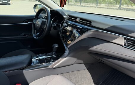 Toyota Camry, 2018 год, 1 790 000 рублей, 25 фотография