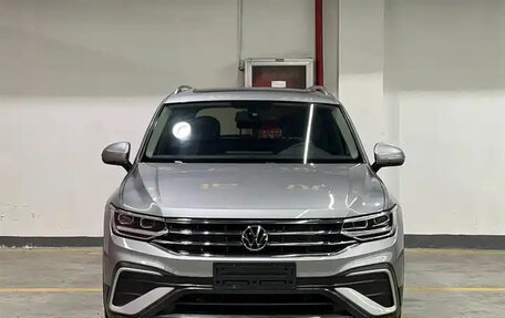 Volkswagen Tiguan II, 2023 год, 2 250 013 рублей, 2 фотография