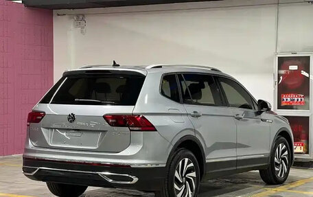 Volkswagen Tiguan II, 2023 год, 2 250 013 рублей, 6 фотография