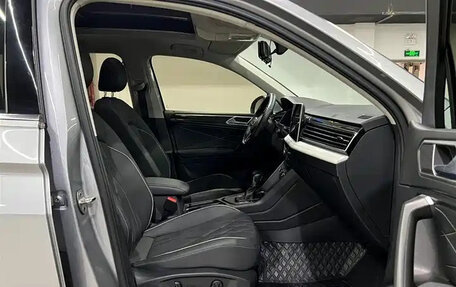 Volkswagen Tiguan II, 2023 год, 2 250 013 рублей, 8 фотография