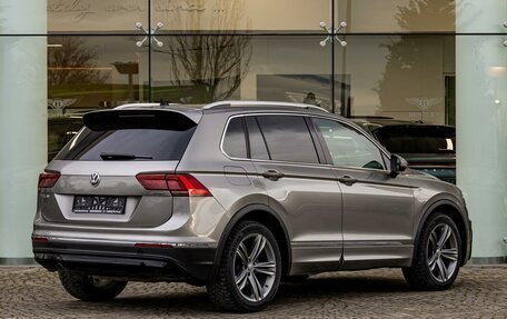 Volkswagen Tiguan II, 2019 год, 2 525 000 рублей, 6 фотография